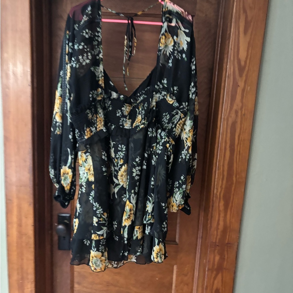 ASOS Curve Black and Gold Wrap Tie dress - Picture 7 of 8